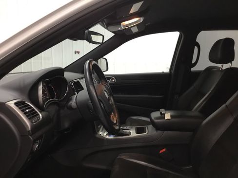 Used 2021 Jeep Grand Cherokee Laredo X AWD/4WD image 5