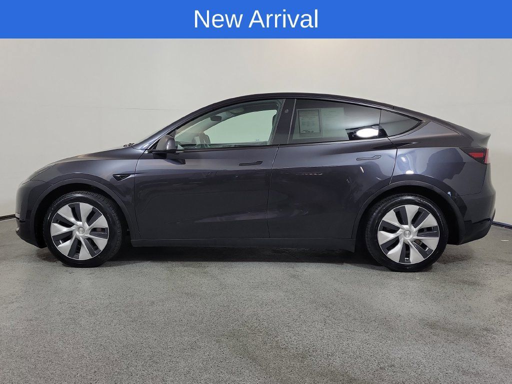 Used 2024 Tesla Model Y 2WD image 4