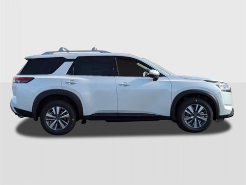New 2025 Nissan Pathfinder SL image 6
