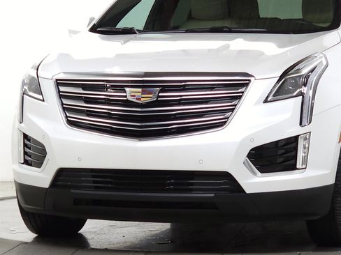 Used 2017 Cadillac XT5 Premium Luxury w/ LPO, Wheel Lock Package image 3