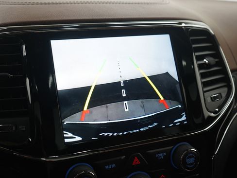 Used 2020 Jeep Grand Cherokee Overland image 28