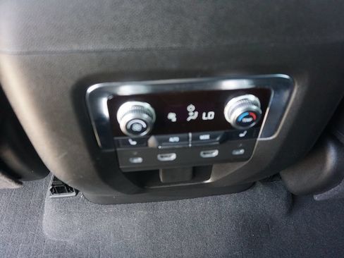 Used 2023 GMC Yukon XL Denali w/ Advanced Technology Package AWD/4WD image 18