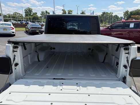 Used 2021 Jeep Gladiator Sport AWD/4WD image 16