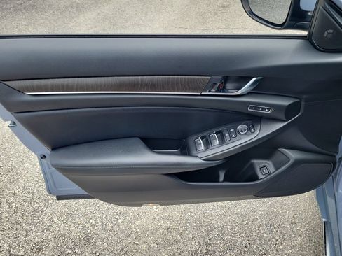 Used 2022 Honda Accord Touring image 11