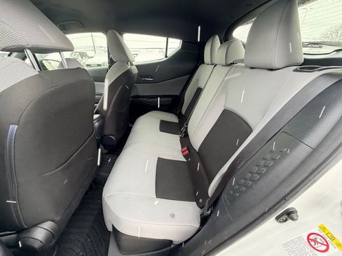 Used 2019 Toyota C-HR XLE image 18