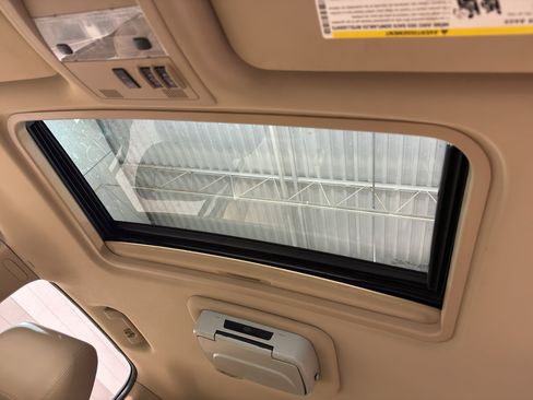 Used 2014 Chevrolet Suburban LT w/ Luxury Package image 15