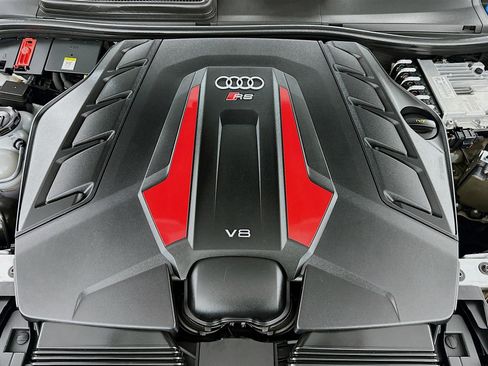 Used 2022 Audi RS Q8 w/ Carbon Optic Package image 31