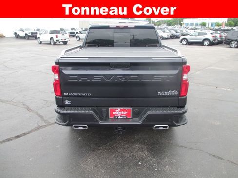 Used 2024 Chevrolet Silverado 1500 High Country w/ High Country Premium Package AWD/4WD image 8