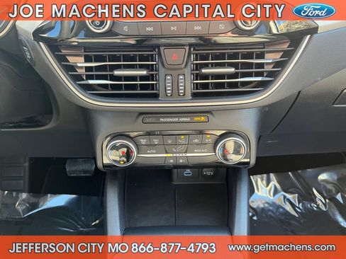Certified 2022 Ford Escape SE image 14