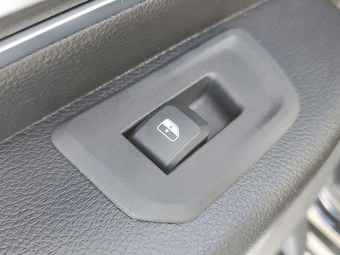 New 2026 RAM 1500 4x4 Crew Cab image 17