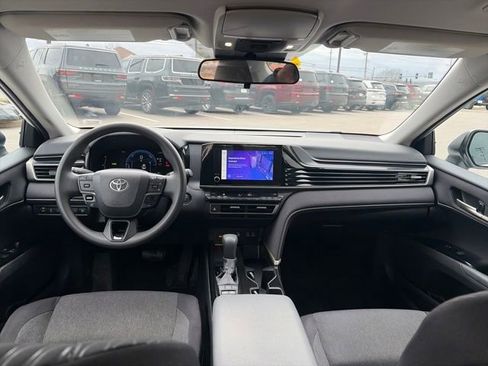 Used 2025 Toyota Camry LE image 13