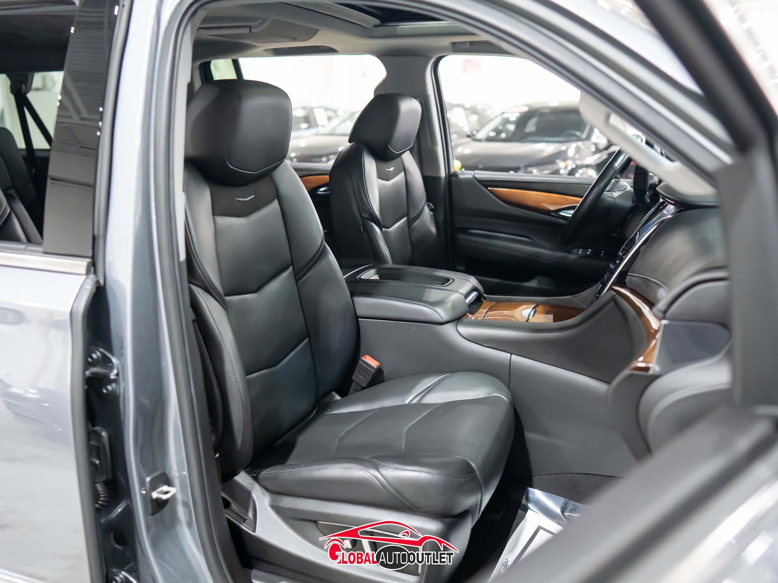 Used 2019 Cadillac Escalade ESV Luxury AWD/4WD image 17