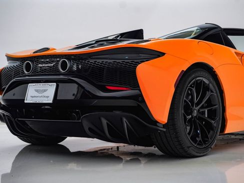 Used 2026 McLaren Artura Spider RWD image 15