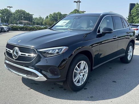 Certified 2025 Mercedes-Benz GLC 300 4MATIC image 2
