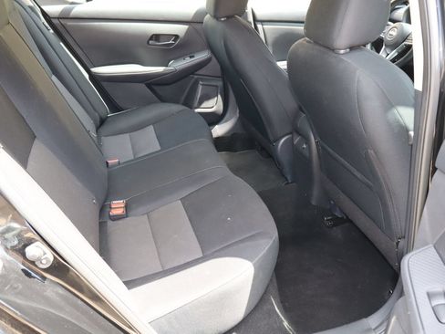Used 2024 Nissan Sentra SV FWD image 17