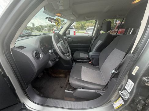 Used 2014 Jeep Patriot Sport AWD/4WD image 9