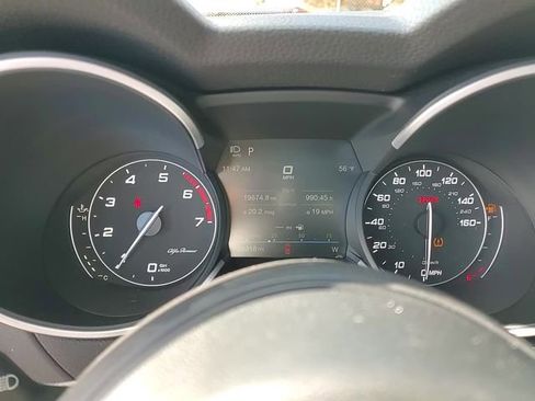 Used 2022 Alfa Romeo Stelvio Veloce image 19