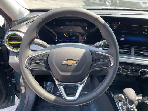 New 2026 Chevrolet Trax LT w/ Driver Confidence Package FWD image 12