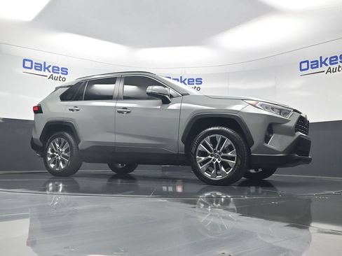 Used 2021 Toyota RAV4 XLE Premium FWD image 39
