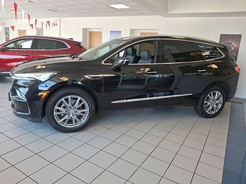 Certified 2023 Buick Enclave Premium w/ Experience Buick Package AWD/4WD image 4
