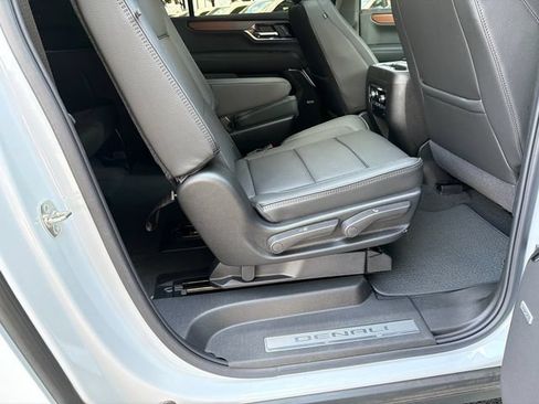 Used 2026 GMC Yukon XL Denali w/ Sun & Power Step Package RWD image 15