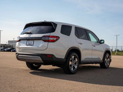 Used 2025 Honda Pilot EX-L image 7