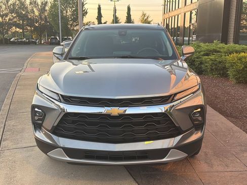 Used 2026 Chevrolet Blazer LT w/ Convenience Package FWD image 9