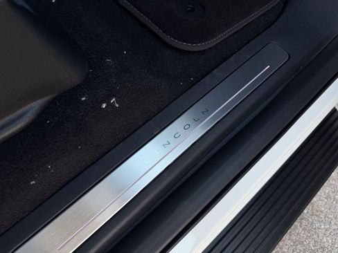 New 2026 Lincoln Navigator L Premier AWD/4WD image 31
