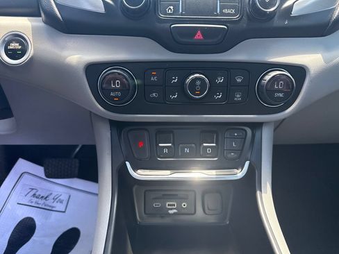 Used 2021 GMC Terrain SLT AWD/4WD image 21