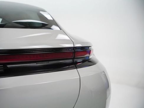 Certified 2025 Porsche Panamera 4 AWD/4WD image 10