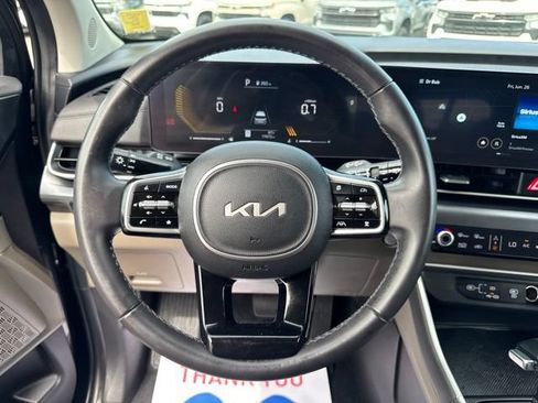 Used 2026 Kia Carnival FWD image 15