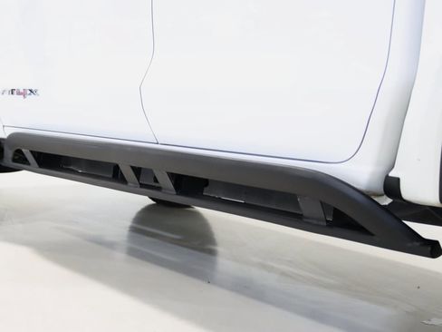 Used 2023 GMC Canyon AT4X image 25