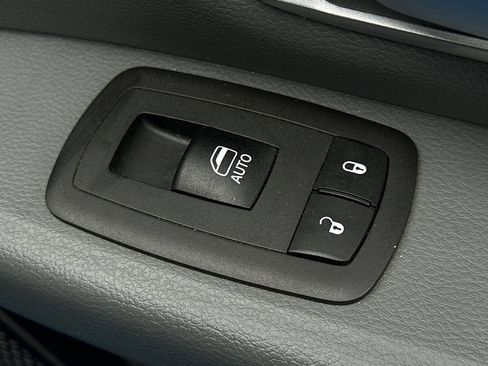 Used 2021 RAM 1500 Big Horn RWD image 21