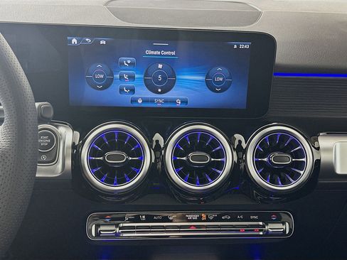 New 2026 Mercedes-Benz GLB 250 4MATIC image 16