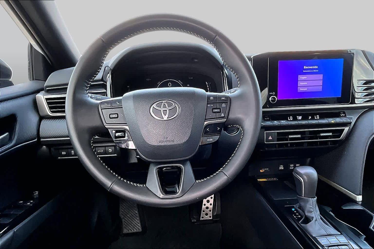 Used 2026 Toyota Camry SE w/ Convenience Package FWD image 6