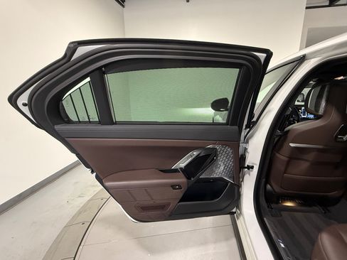 Used 2023 BMW 760i xDrive w/ Executive Package AWD/4WD image 71