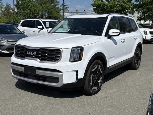 Used 2023 Kia Telluride S w/ S Sunroof Package image 5