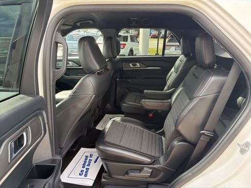 Used 2025 Ford Explorer ST-Line image 14