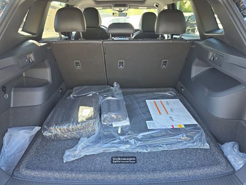 New 2026 Volkswagen Tiguan SE R-Line image 7