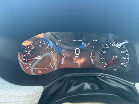 Used 2023 Jeep Compass Latitude image 16