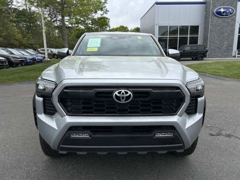 Used 2025 Toyota Tacoma TRD Off-Road AWD/4WD image 9