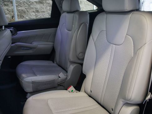 Used 2022 Kia Sorento SX Prestige w/ Panoramic Sunroof Package image 14