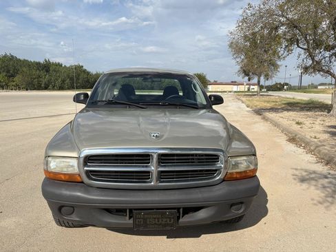 Used 2004 Dodge Dakota 2WD Club Cab w/ Tire & Handling Group image 36
