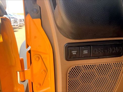 Used 2012 Jeep Wrangler Unlimited Rubicon w/ Connectivity Group AWD/4WD image 35