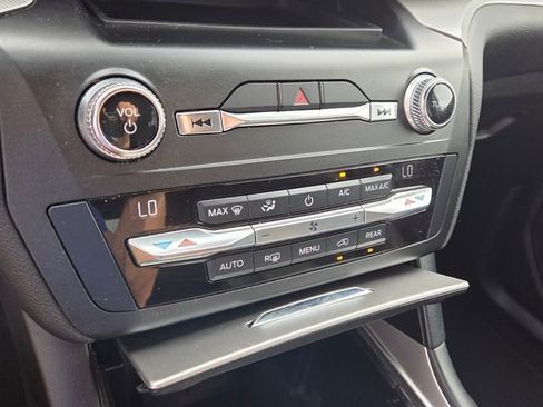 Used 2020 Ford Explorer XLT AWD/4WD image 21