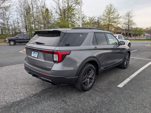 New 2026 Ford Explorer ST-Line image 2