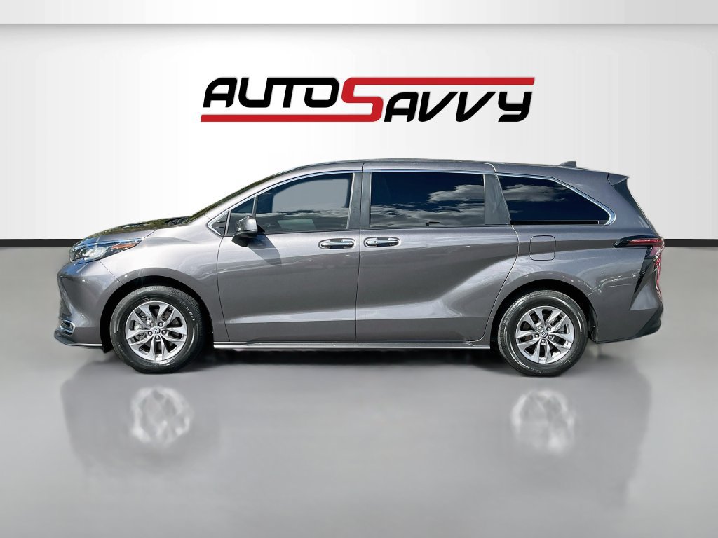 Used 2023 Toyota Sienna XLE AWD/4WD image 4