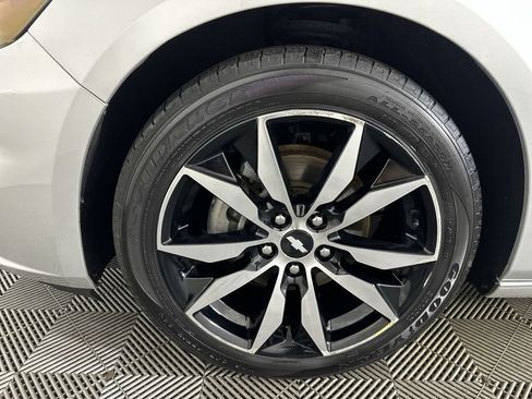 Used 2018 Chevrolet Malibu LT FWD image 34