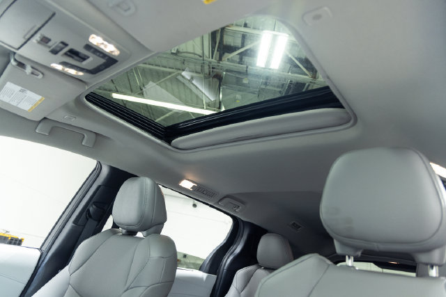 Used 2026 Toyota Sienna XLE FWD image 12