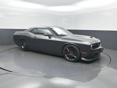 Used 2022 Dodge Challenger GT w/ Performance Handling Group RWD image 7